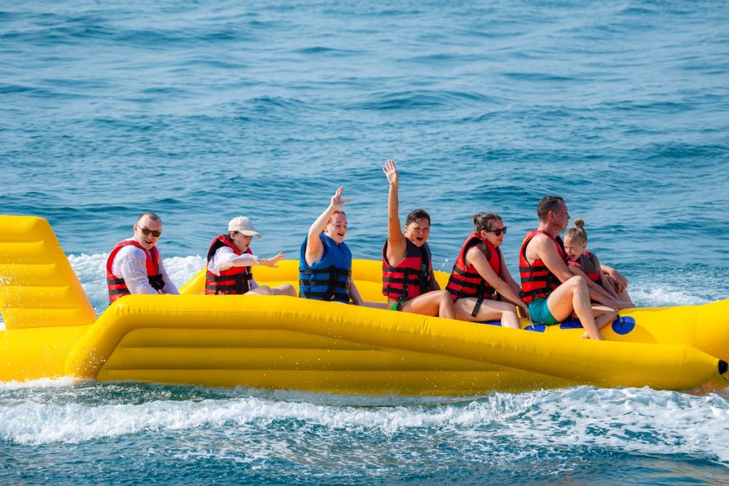 Phao chuối kéo (Banana boat)