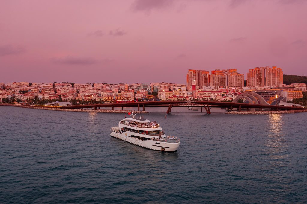 Sunset Cruise – Hành trình săn hoàng hôn giữa đại dương